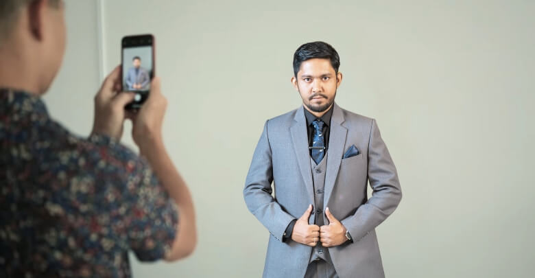 Taking a Headshot with Smart Phone Avoid these Mistakes