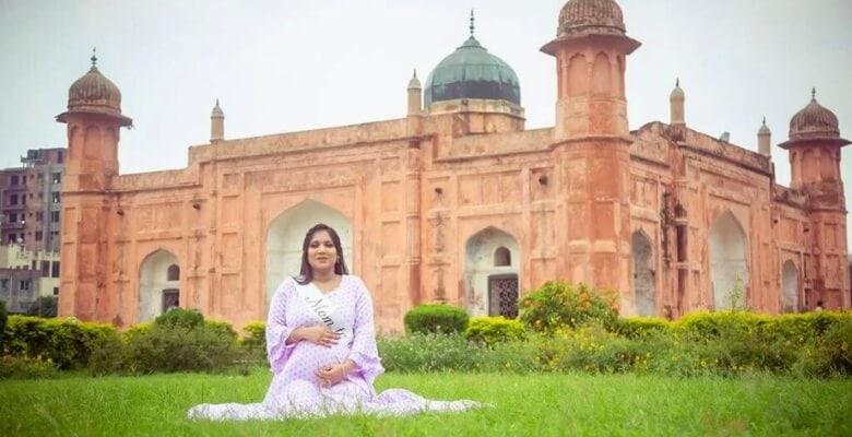 Maternity Photography in Bangladesh at The Present Time